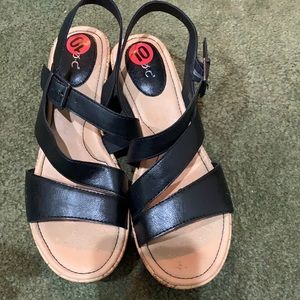 New women’s sandals
